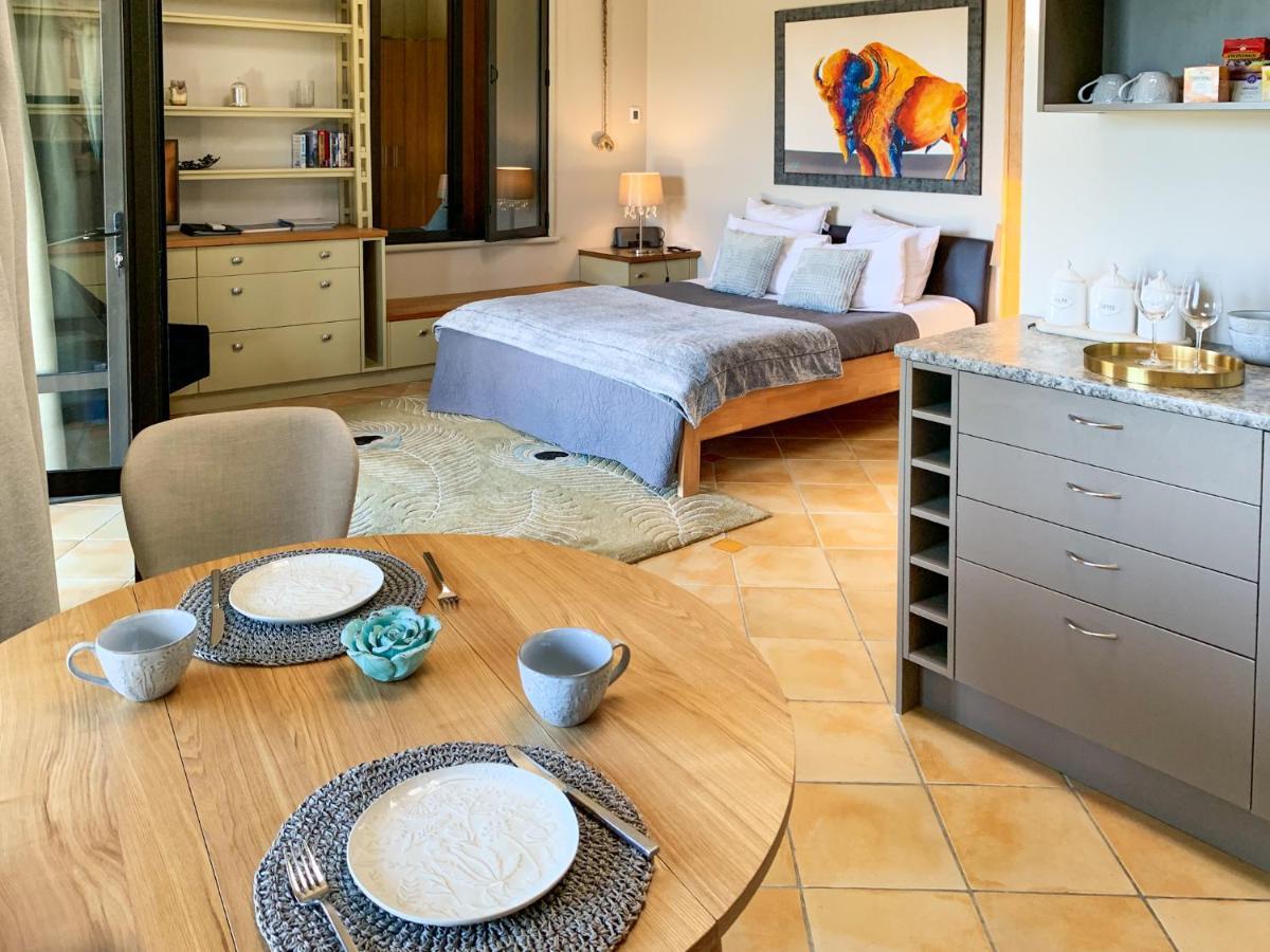 Windhover Suites Tasman Dış mekan fotoğraf